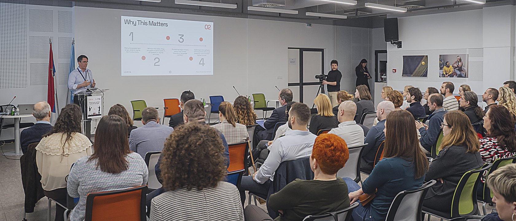 Vid Štimac presenting Lorya to a full room